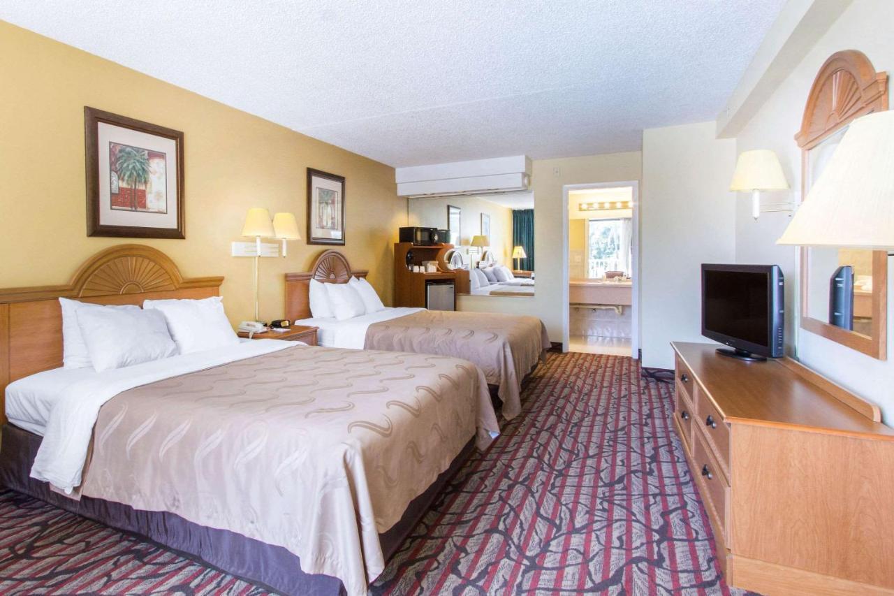Rodeway Inn Central Clearwater Beach Екстер'єр фото