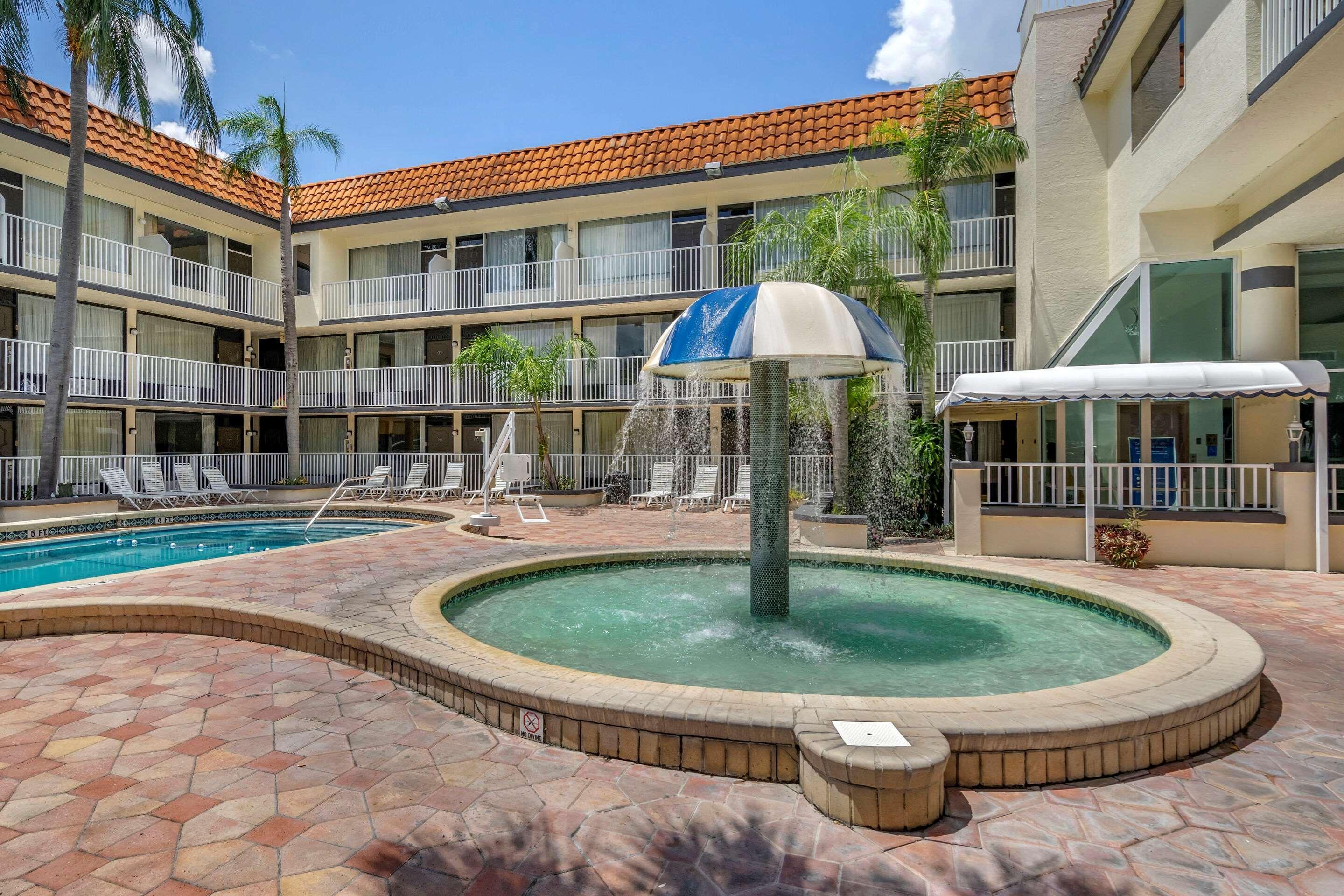 Rodeway Inn Central Clearwater Beach Екстер'єр фото