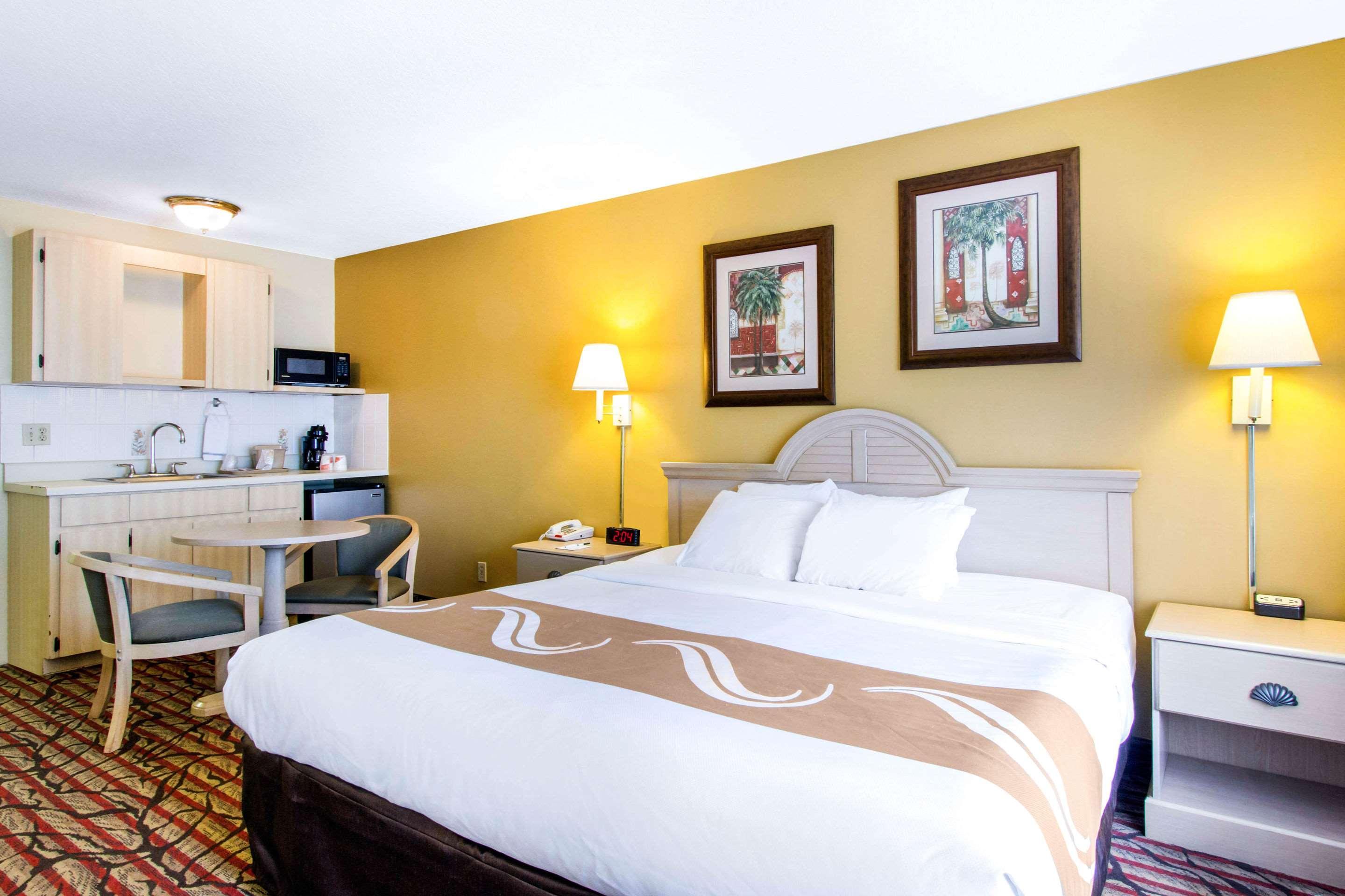 Rodeway Inn Central Clearwater Beach Екстер'єр фото