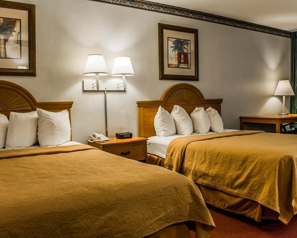 Rodeway Inn Central Clearwater Beach Екстер'єр фото