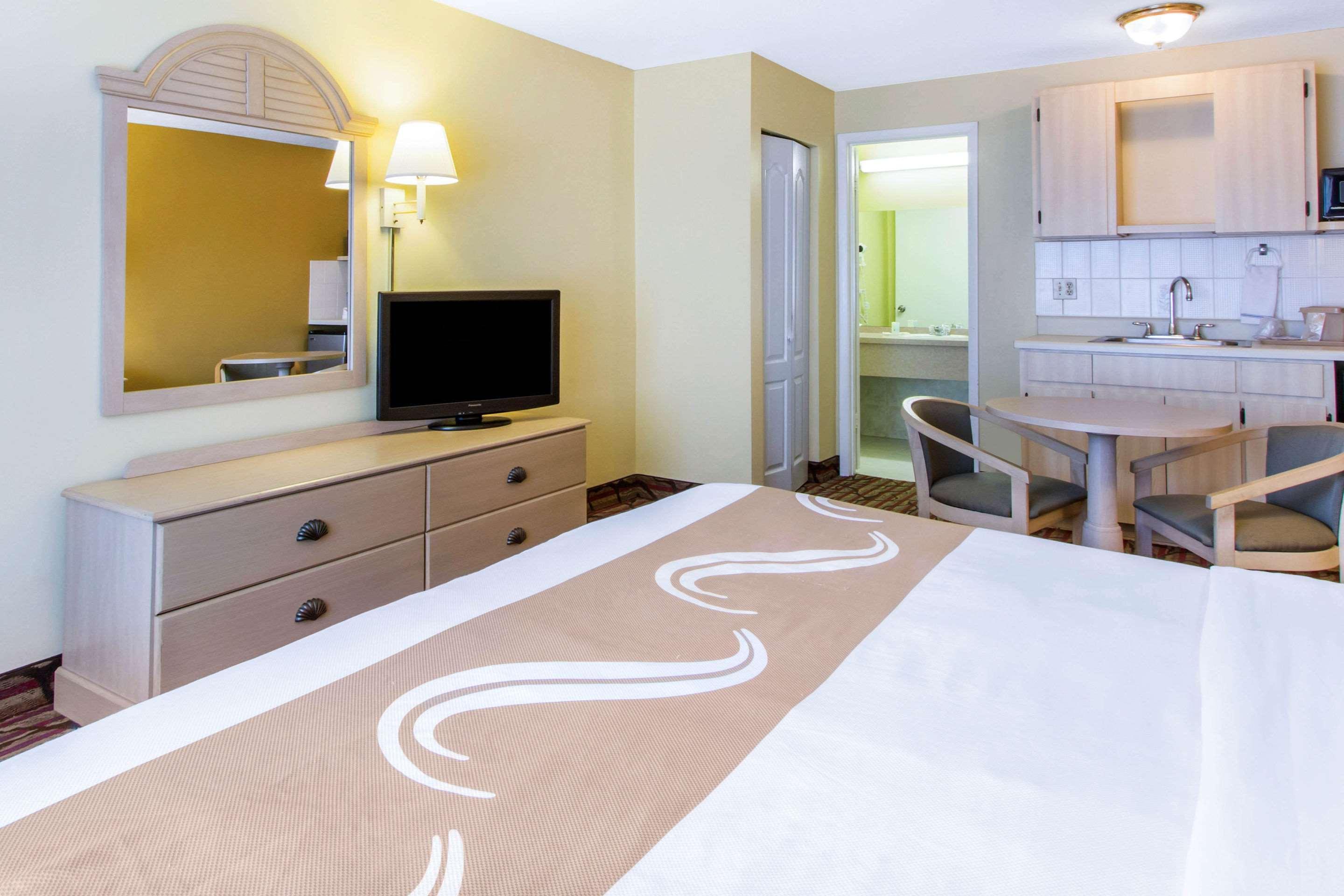 Rodeway Inn Central Clearwater Beach Екстер'єр фото