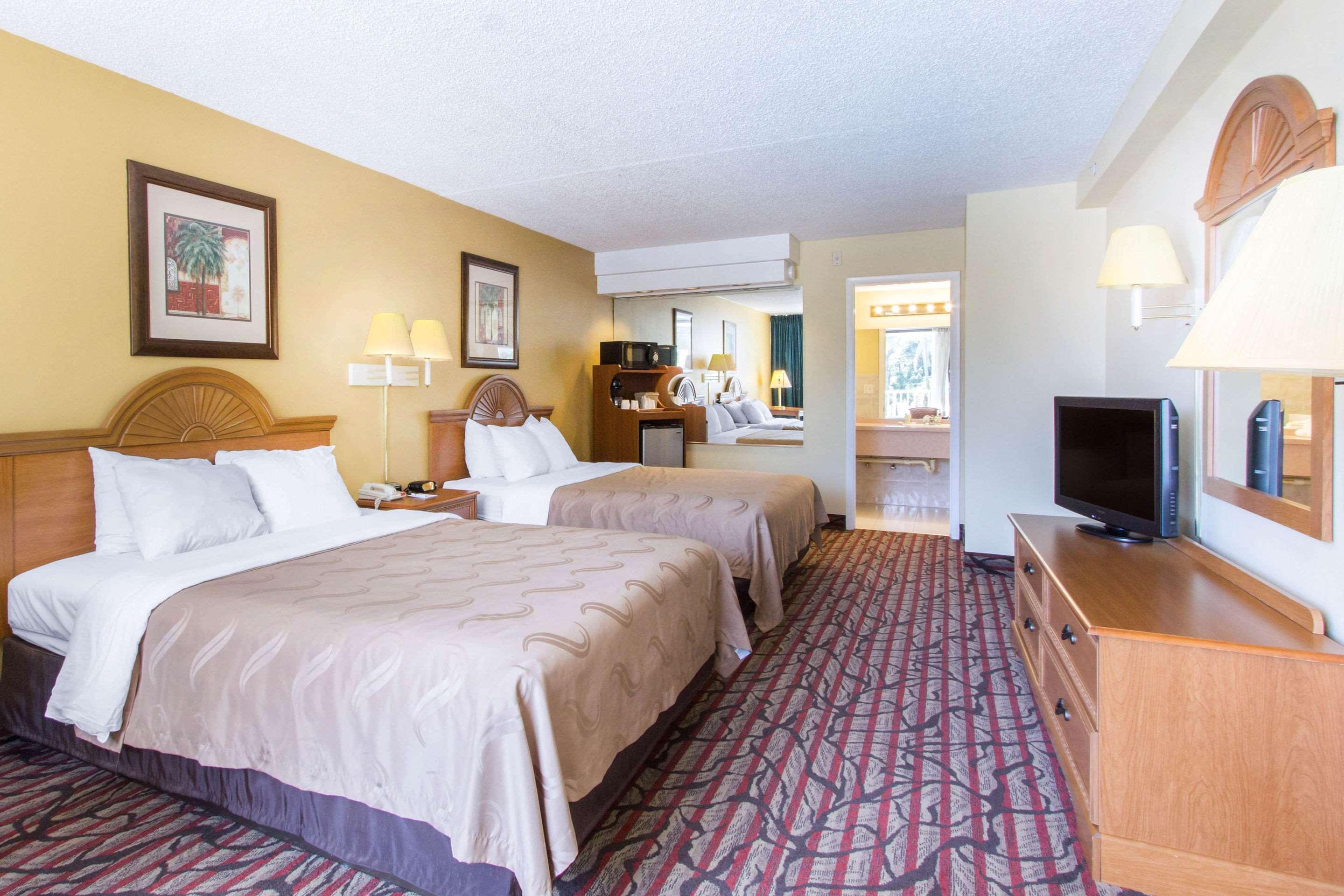 Rodeway Inn Central Clearwater Beach Екстер'єр фото