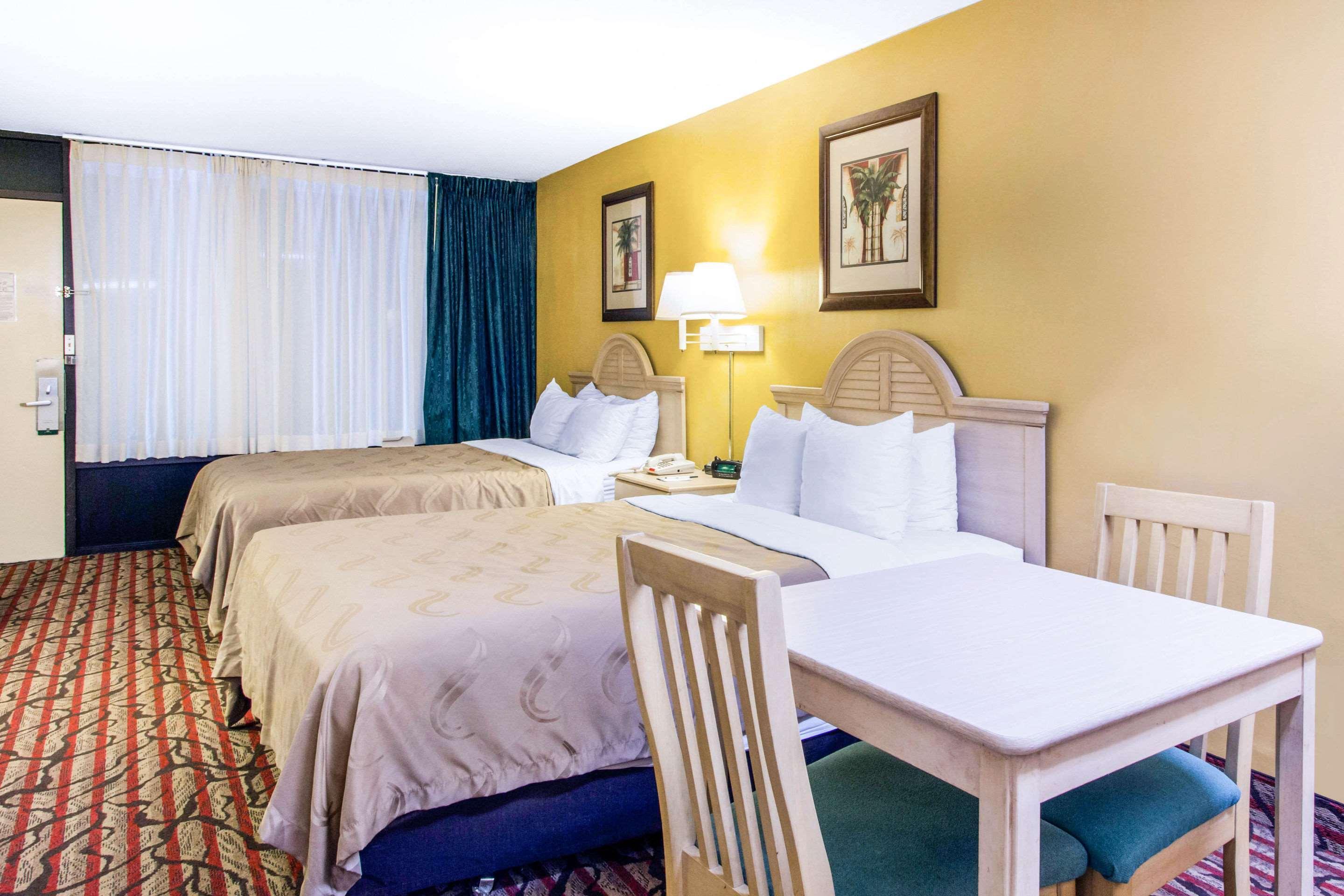 Rodeway Inn Central Clearwater Beach Екстер'єр фото